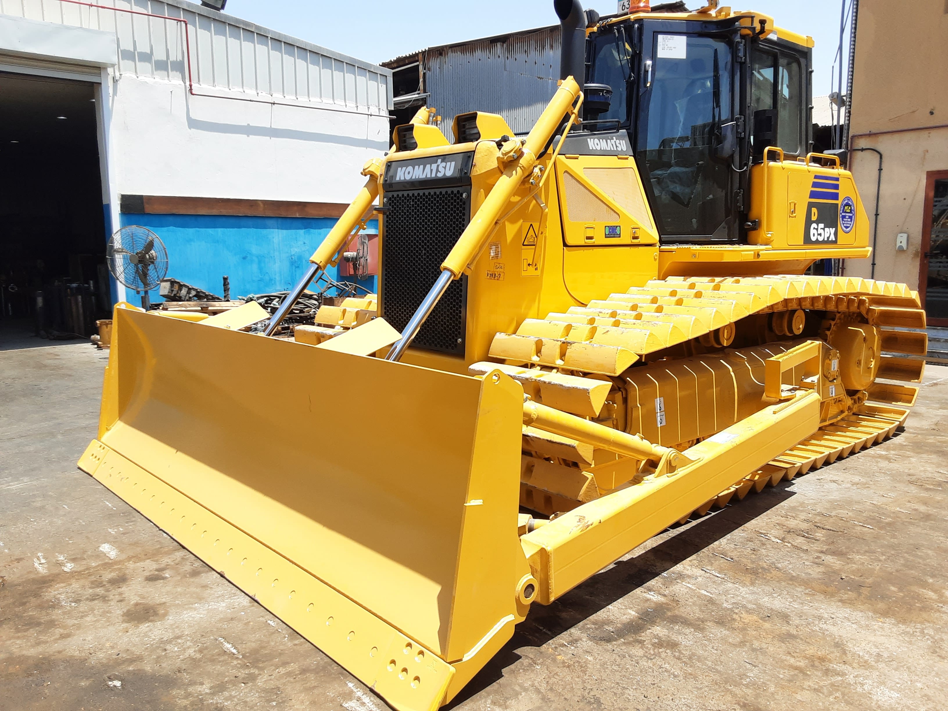 vehicle-64c89a8a2664cbulldozer.jpg